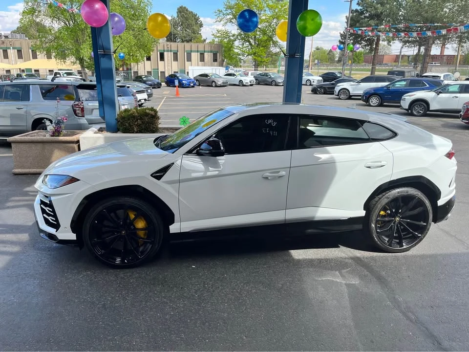 2019 Lamborghini Urus - Image 2 of 12