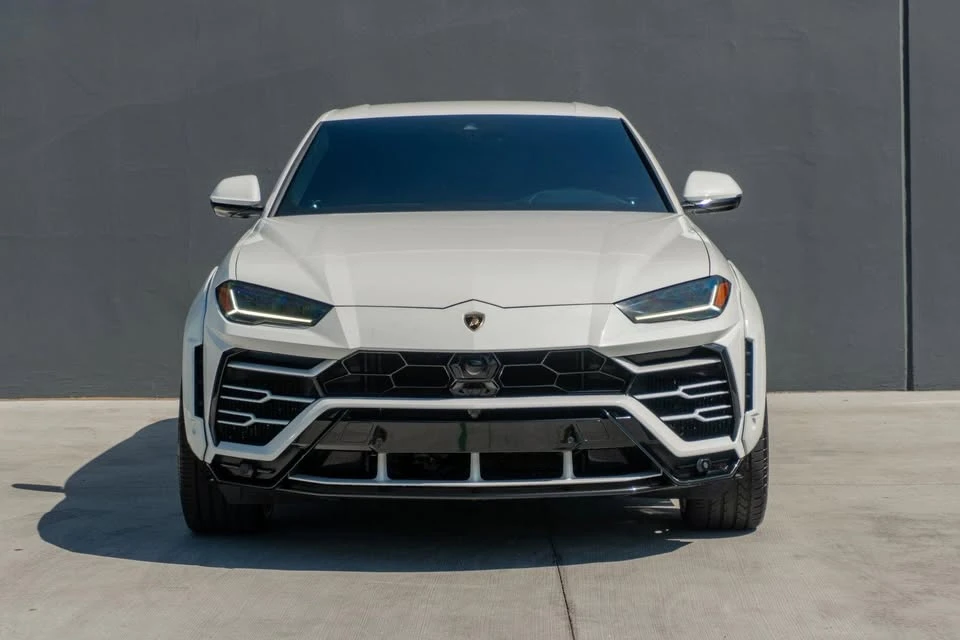 2019 Lamborghini Urus - Image 2 of 20