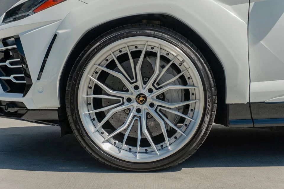 2019 Lamborghini Urus - Image 10 of 20