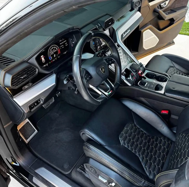 2019 Lamborghini Urus - Image 9 of 19