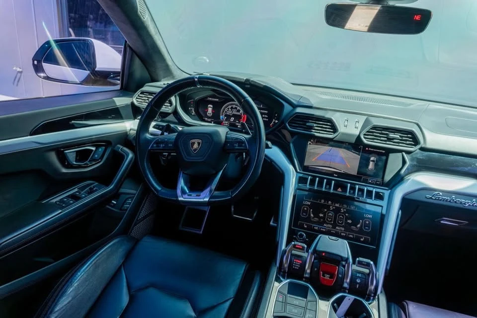 2019 Lamborghini Urus - Image 14 of 20