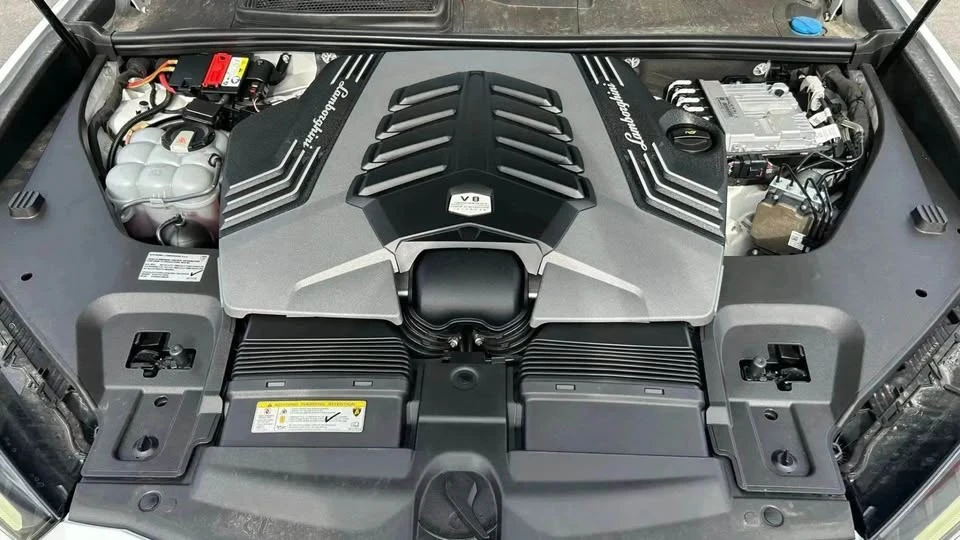 2019 Lamborghini Urus - Image 8 of 8
