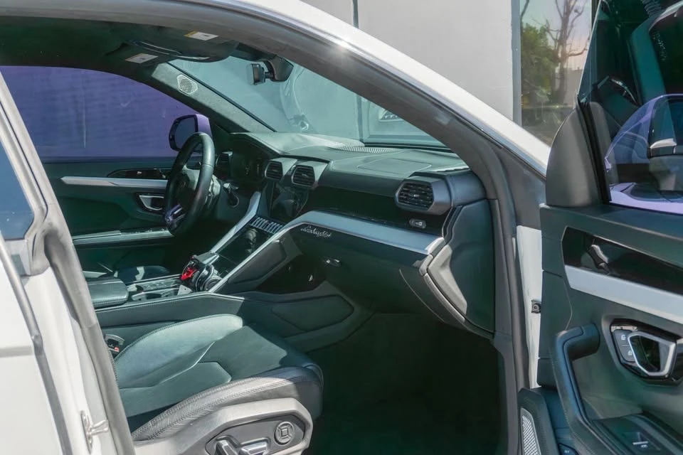 2019 Lamborghini Urus - Image 8 of 20