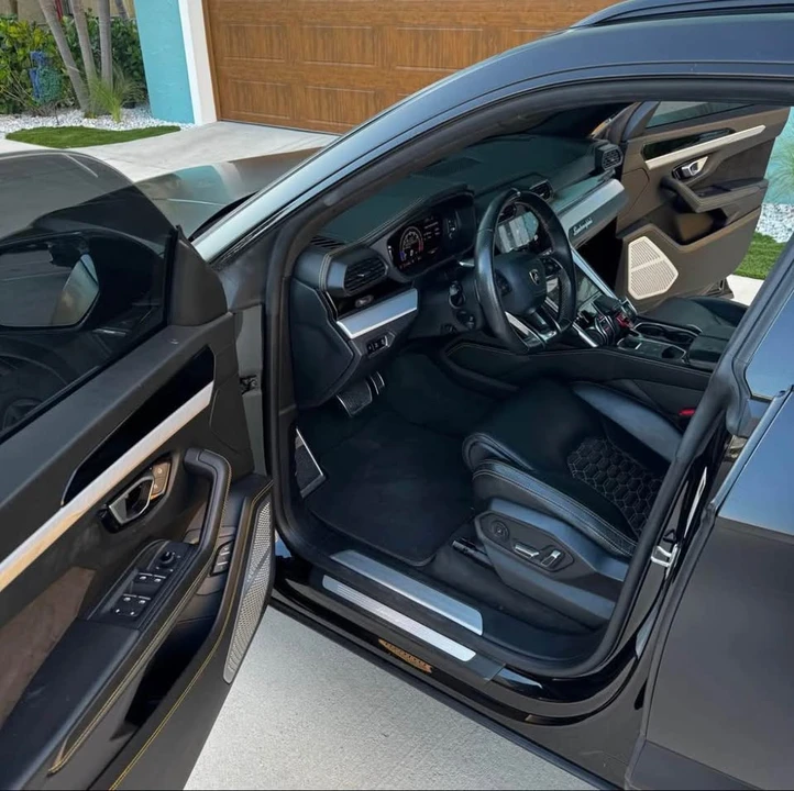 2019 Lamborghini Urus - Image 8 of 19