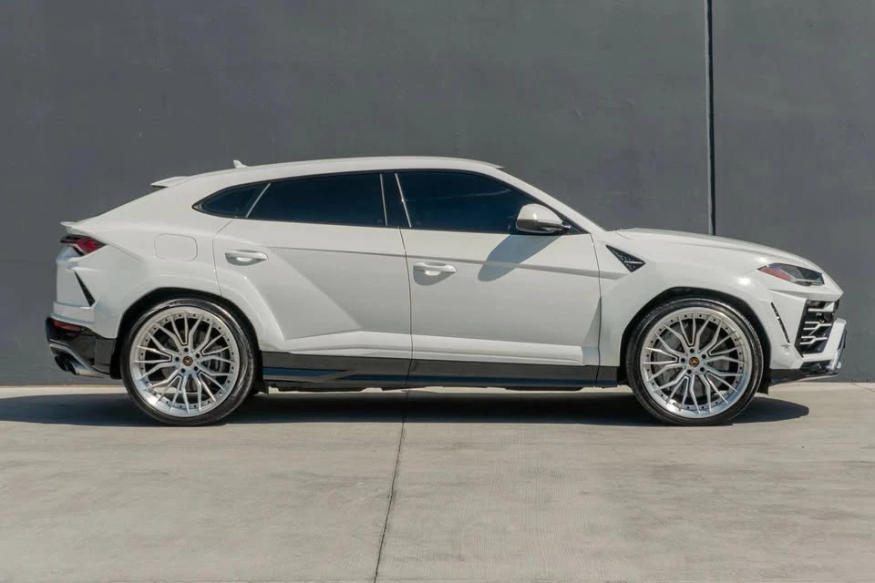 2019 Lamborghini Urus - Image 3 of 20