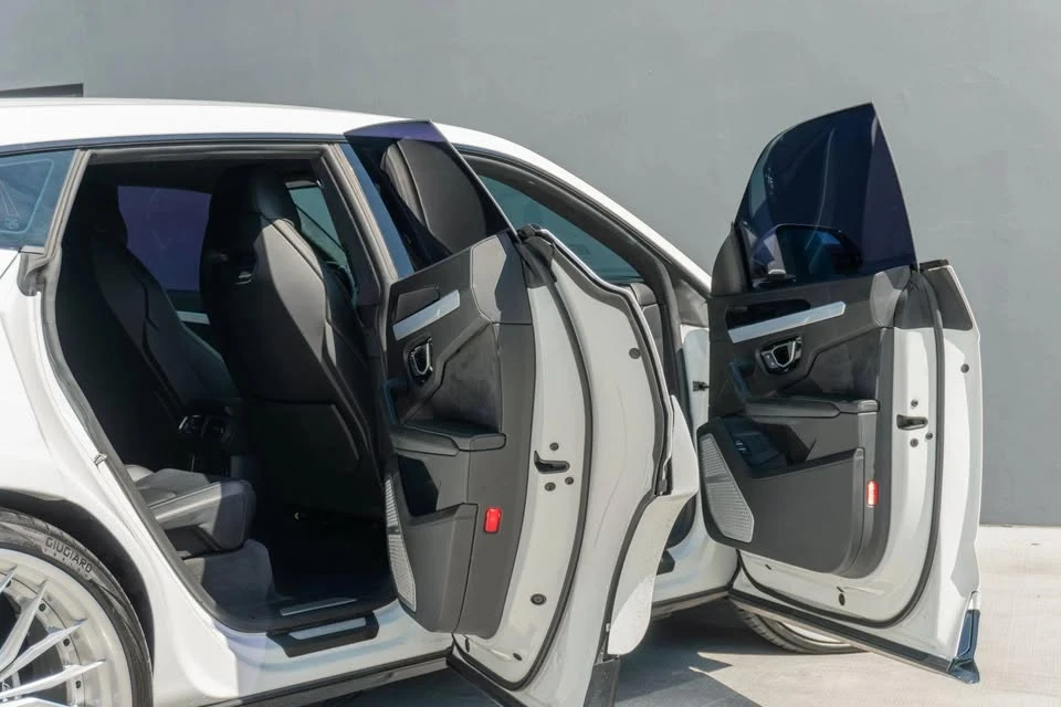 2019 Lamborghini Urus - Image 9 of 20