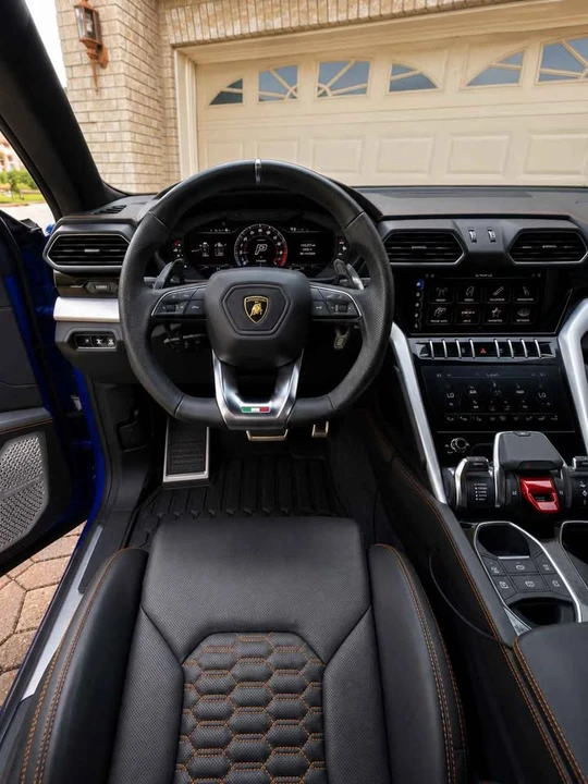 2019 Lamborghini Urus - Image 6 of 6