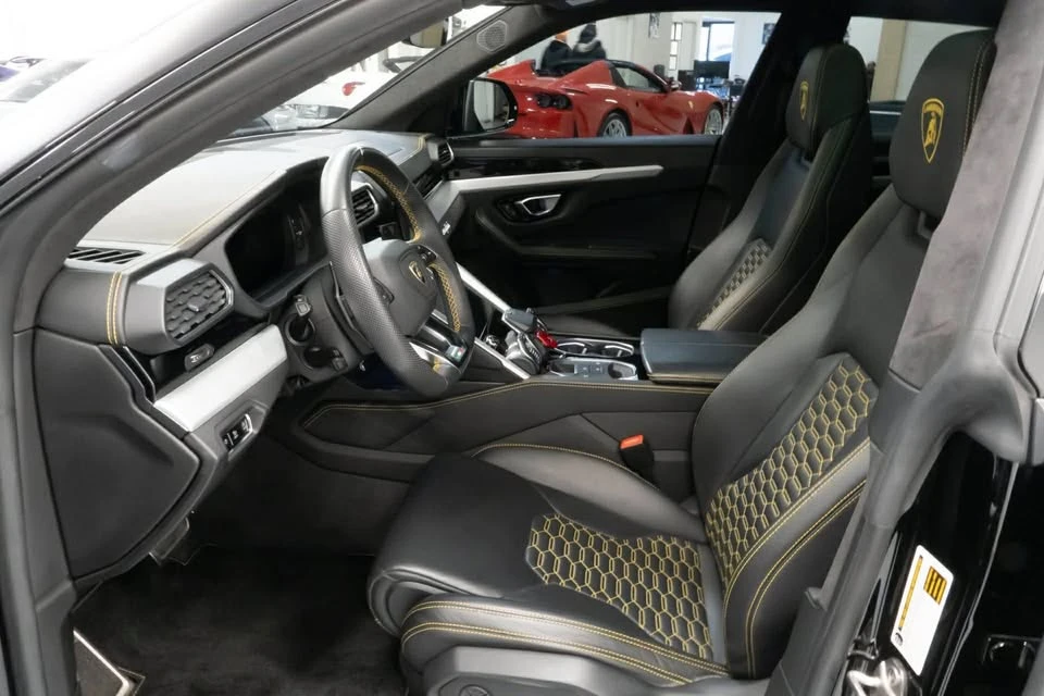 2019 Lamborghini Urus - Image 4 of 5