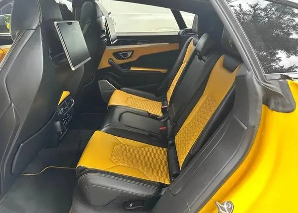 2019 Lamborghini Urus - Image 9 of 10