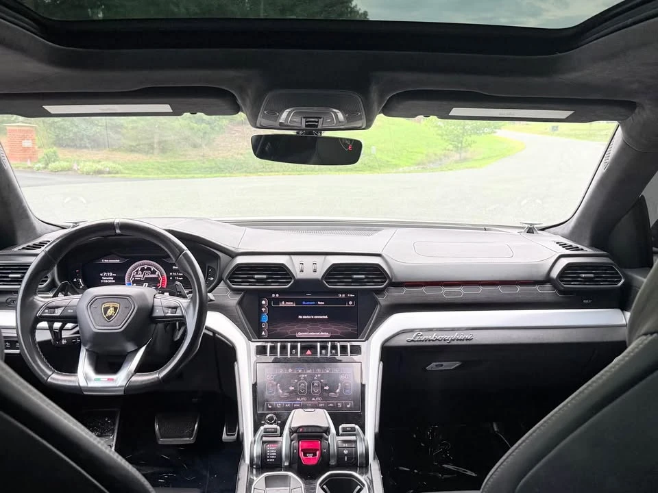 2019 Lamborghini Urus - Image 9 of 20