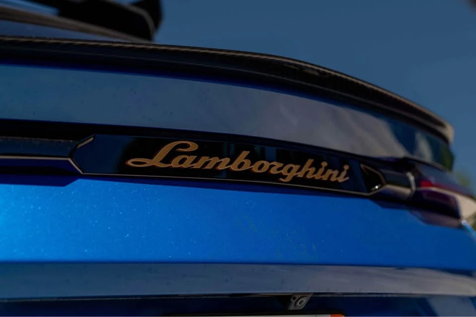 2019 Lamborghini Urus - Image 7 of 17