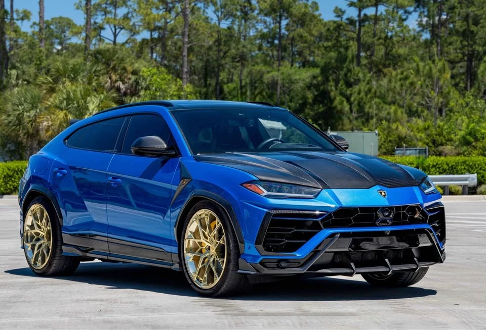 2019 Lamborghini Urus - Image 2 of 17