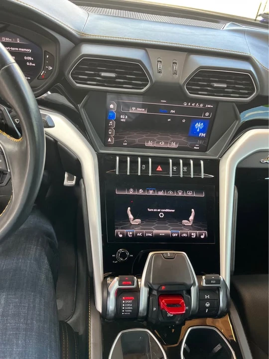2019 Lamborghini Urus - Image 8 of 13