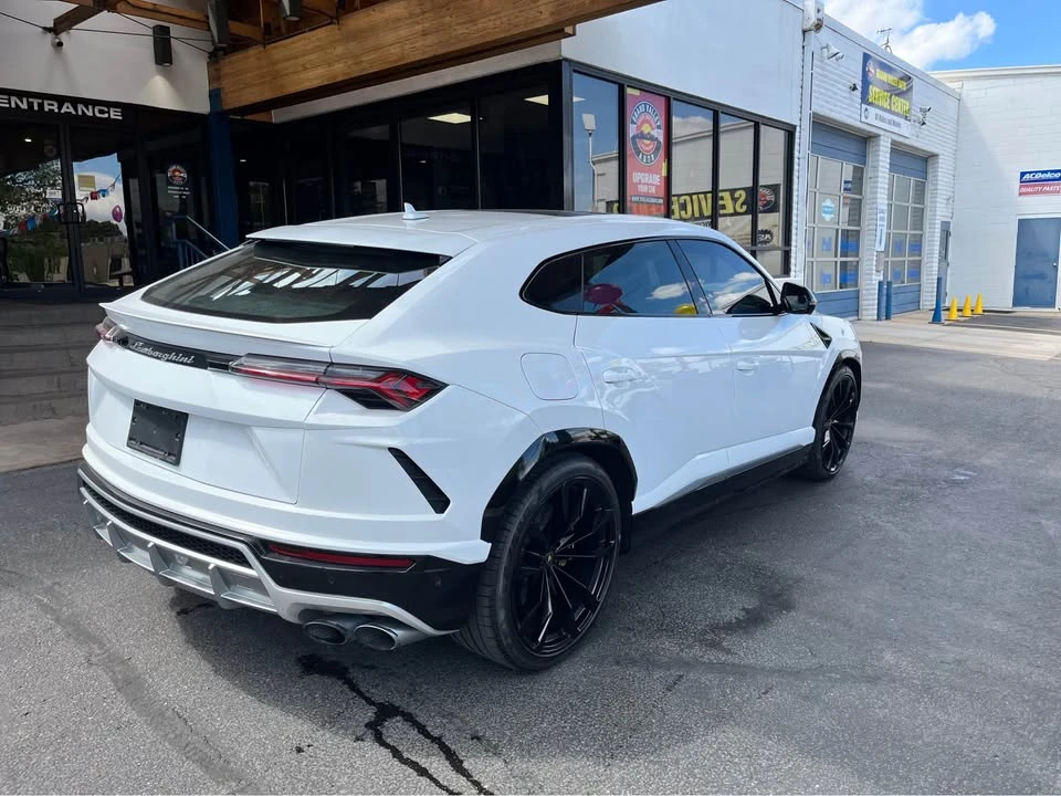 2019 Lamborghini Urus - Image 2 of 13