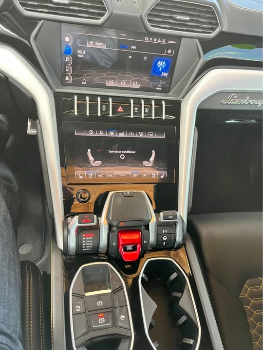 2019 Lamborghini Urus - Image 6 of 13