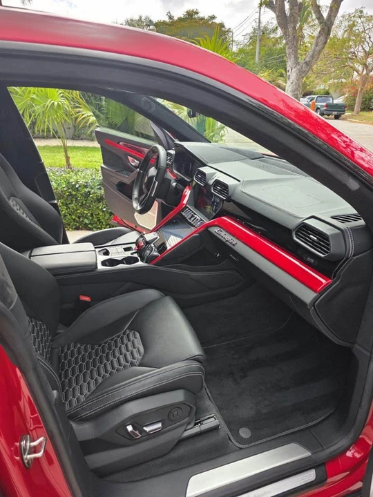 2019 Lamborghini Urus - Image 4 of 5