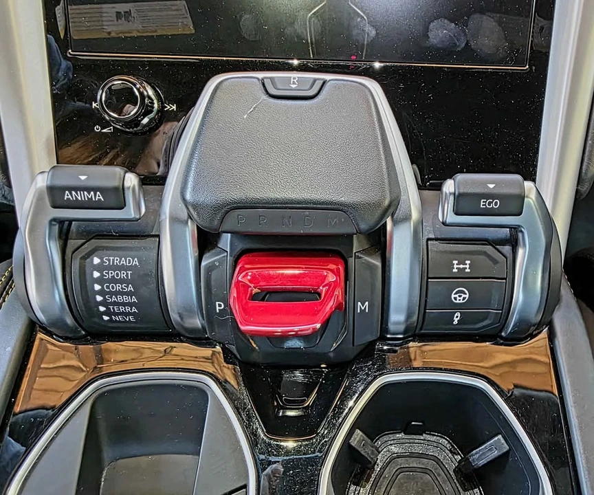 2019 Lamborghini Urus - Image 11 of 12