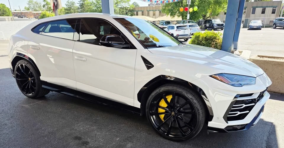 2019 Lamborghini Urus - Image 3 of 12