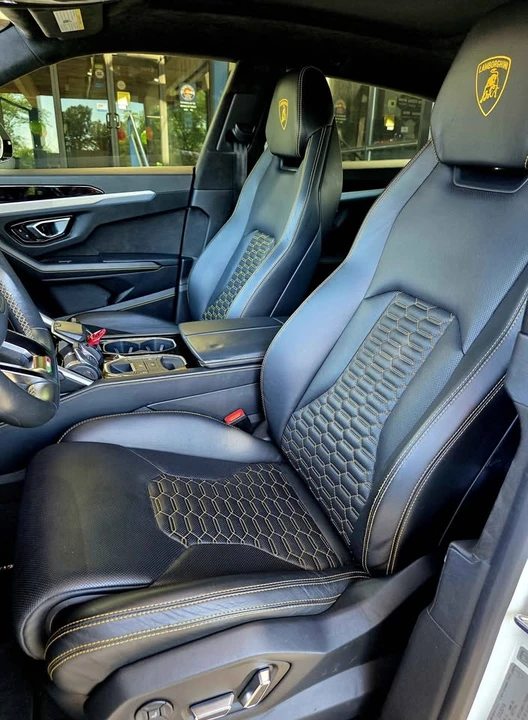 2019 Lamborghini Urus - Image 7 of 12