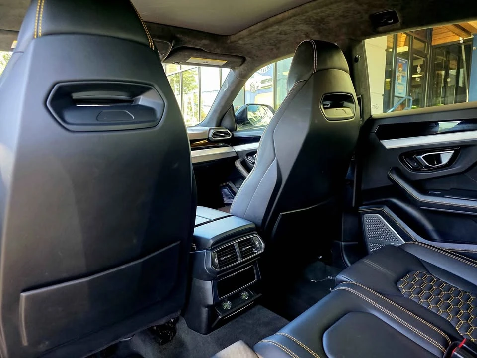 2019 Lamborghini Urus - Image 10 of 12