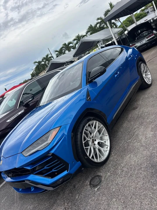 2019 Lamborghini Urus - Image 2 of 4