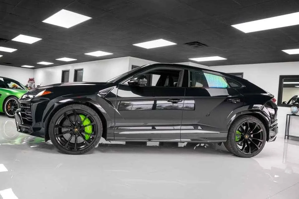 2019 Lamborghini Urus - Image 2 of 20