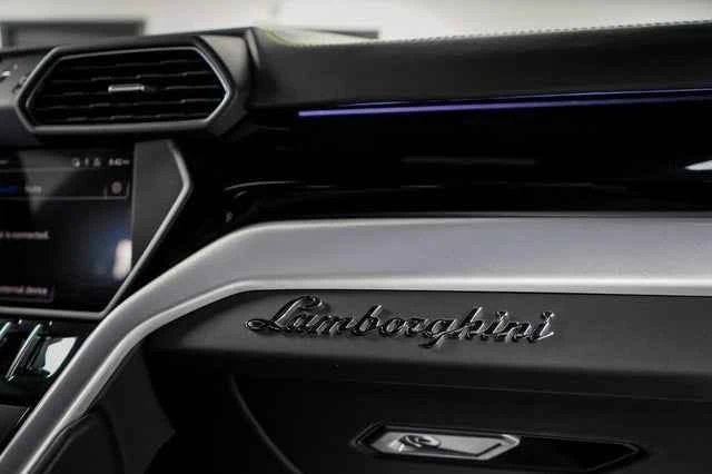 2019 Lamborghini Urus - Image 17 of 20
