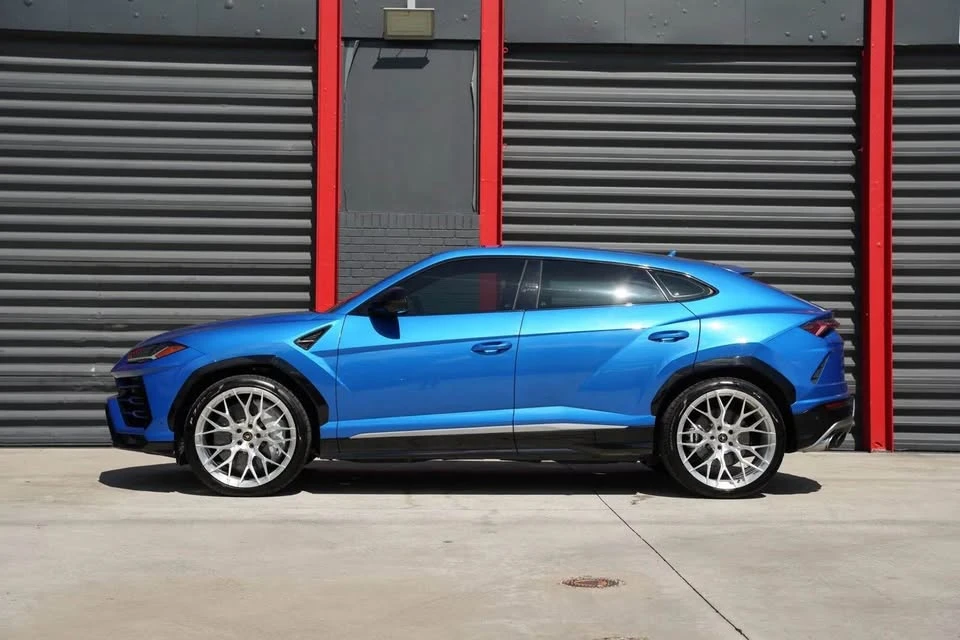 2019 Lamborghini Urus - Image 4 of 11
