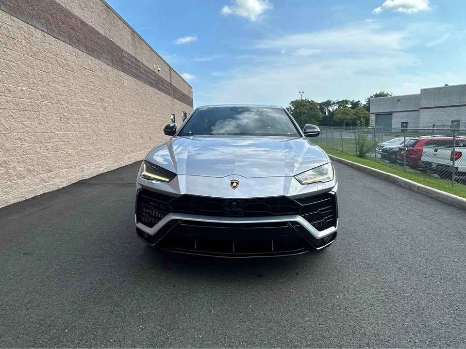 2019 Lamborghini Urus - Image 2 of 18