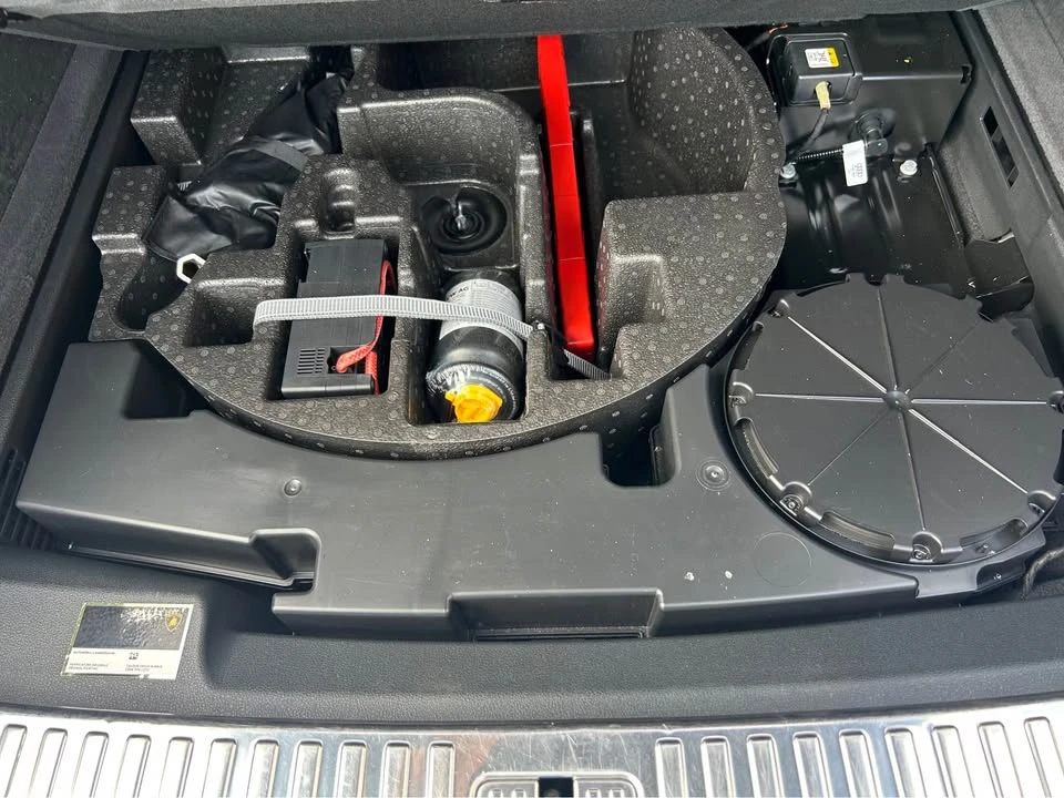 2019 Lamborghini Urus - Image 17 of 18