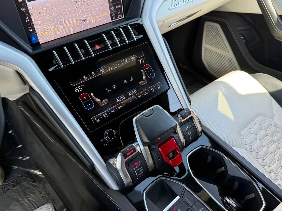 2019 Lamborghini Urus - Image 8 of 11