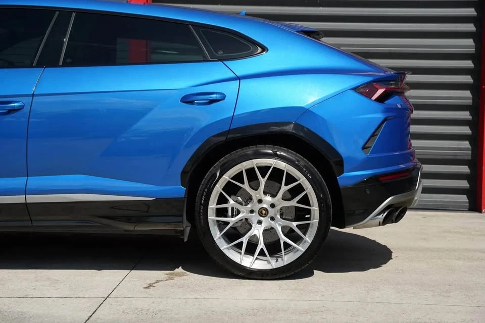 2019 Lamborghini Urus - Image 5 of 19