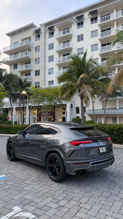 2019 Lamborghini Urus - Image 2 of 6