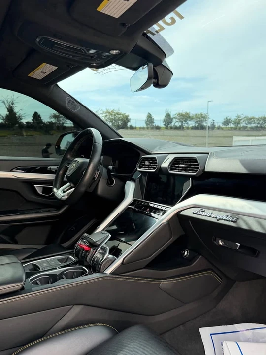 2019 Lamborghini Urus - Image 12 of 16