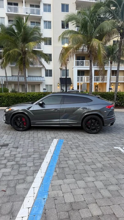 2019 Lamborghini Urus - Image 2 of 8