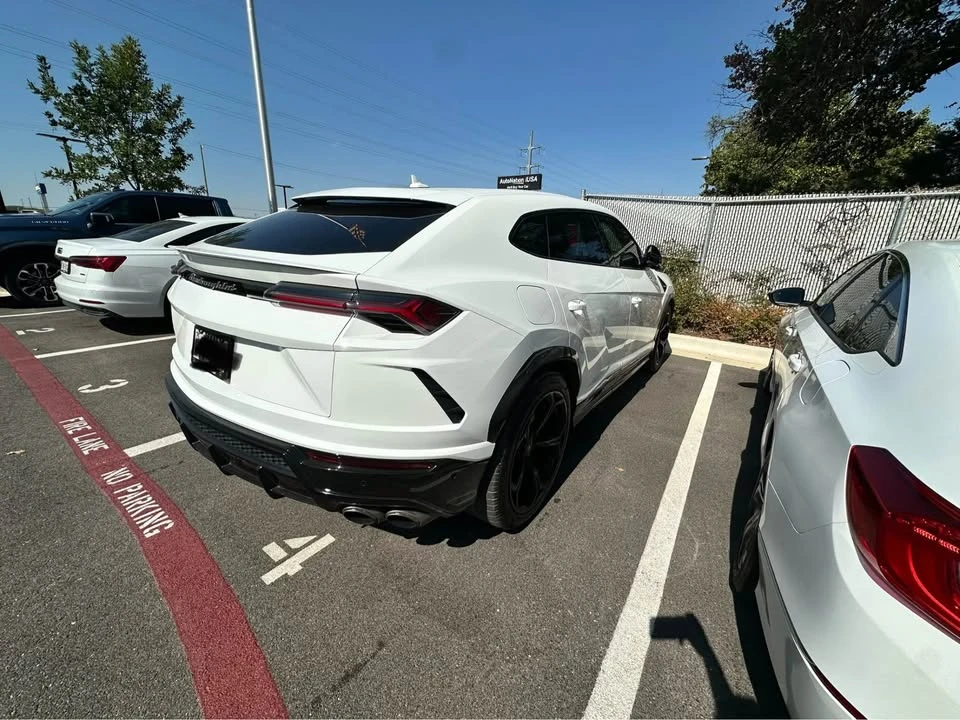 2019 Lamborghini Urus - Image 3 of 5