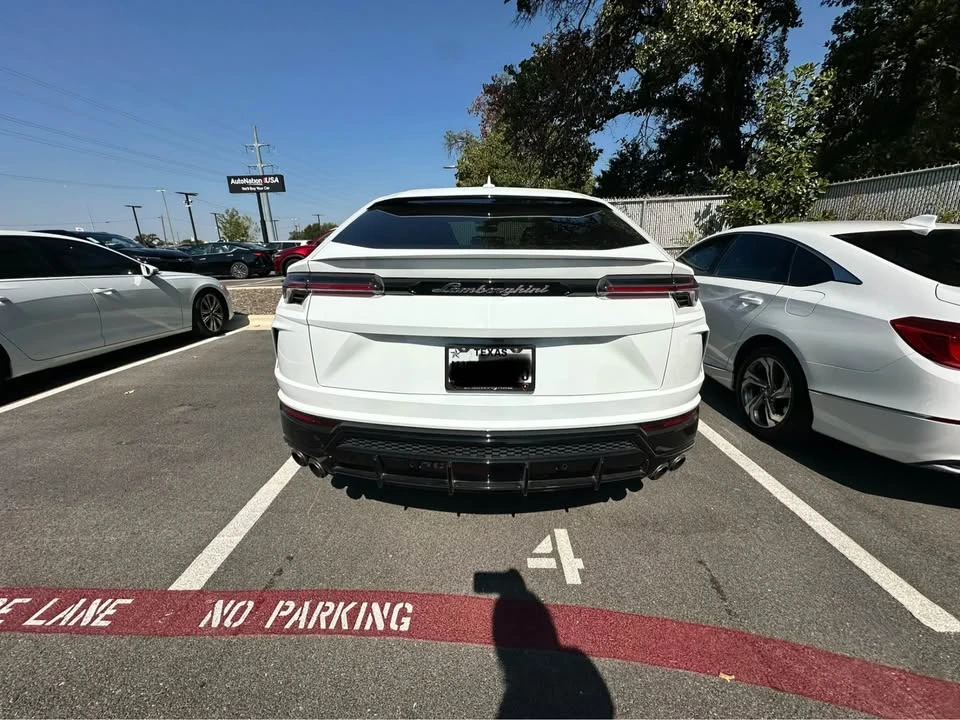 2019 Lamborghini Urus - Image 2 of 5