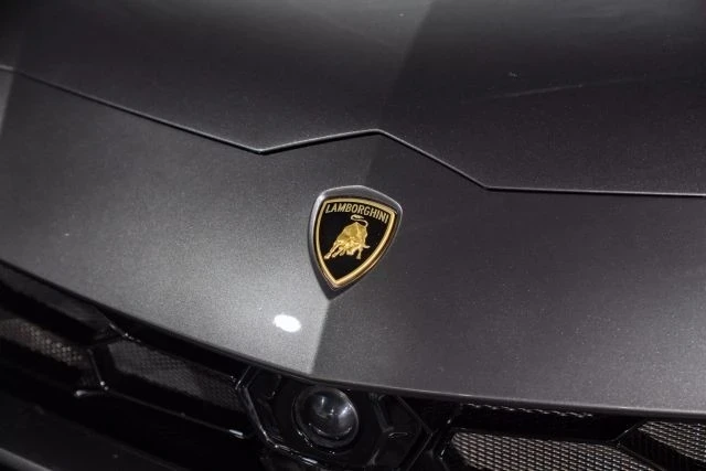 2019 Lamborghini Urus - Image 12 of 21