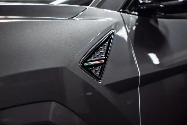 2019 Lamborghini Urus - Image 17 of 21