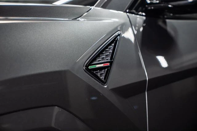 2019 Lamborghini Urus - Image 17 of 21