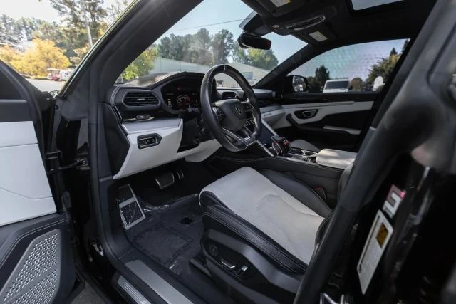 2019 Lamborghini Urus - Image 18 of 21