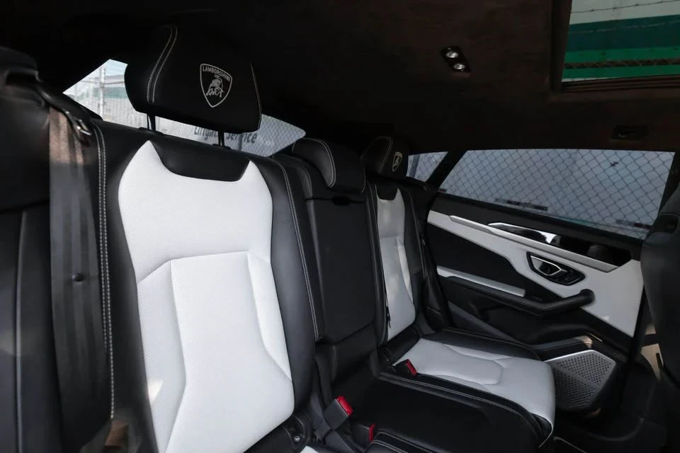 2019 Lamborghini Urus - Image 17 of 17