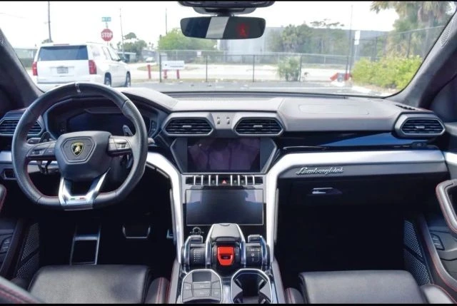 2019 Lamborghini Urus - Image 10 of 21