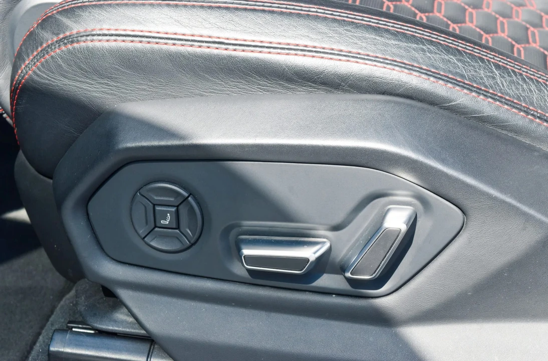 2019 Lamborghini Urus - Image 15 of 21