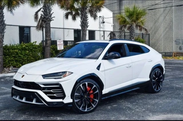 2019 Lamborghini Urus - Image 2 of 21