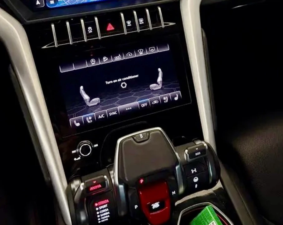 2019 Lamborghini Urus - Image 6 of 10