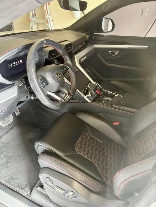 2019 Lamborghini Urus - Image 10 of 10