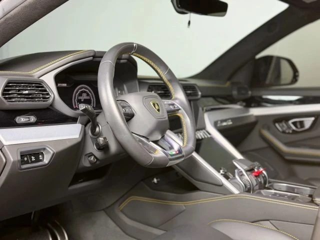 2019 Lamborghini Urus - Image 16 of 21
