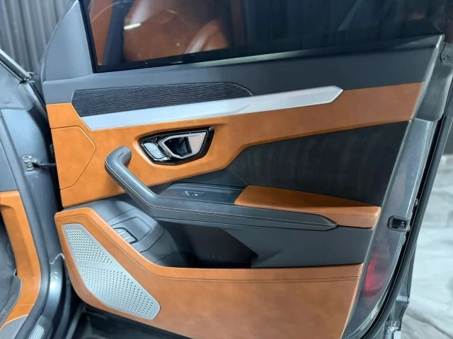 2019 Lamborghini Urus - Image 27 of 30