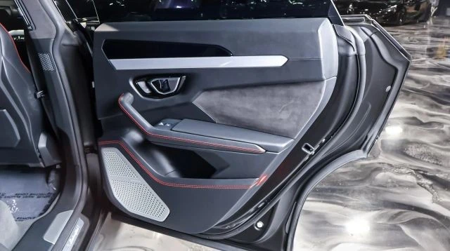 2019 Lamborghini Urus - Image 25 of 28